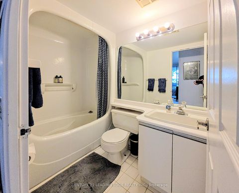 Photo 11 at 314 - 7 Bishop Avenue, Newtonbrook East, Toronto