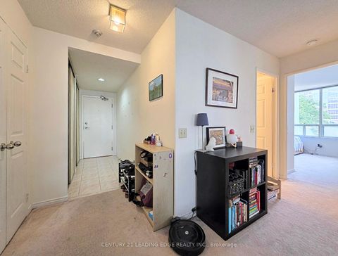 Photo 12 at 314 - 7 Bishop Avenue, Newtonbrook East, Toronto