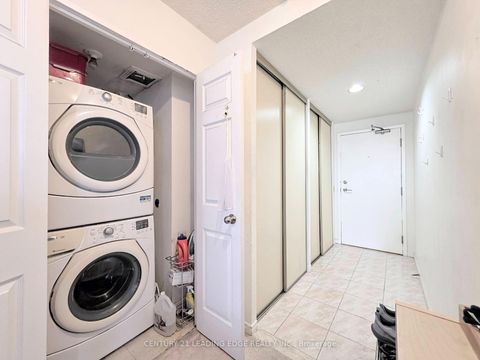 Photo 13 at 314 - 7 Bishop Avenue, Newtonbrook East, Toronto