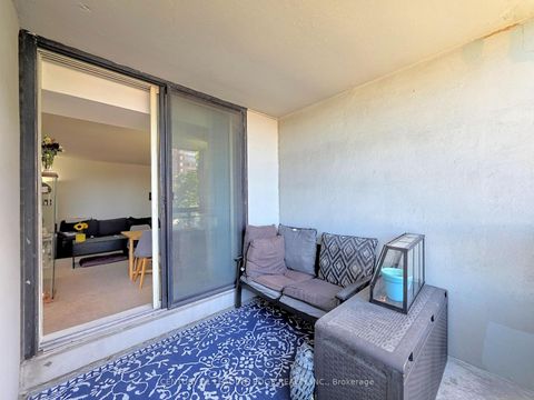 Photo 22 at 314 - 7 Bishop Avenue, Newtonbrook East, Toronto