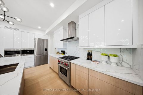 Photo 9 at 14 Kentroyal Drive, Humber Heights, Toronto