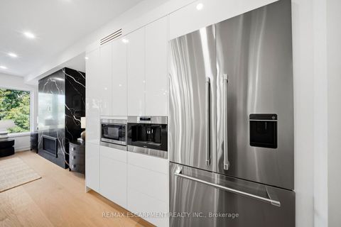 Photo 11 at 14 Kentroyal Drive, Humber Heights, Toronto