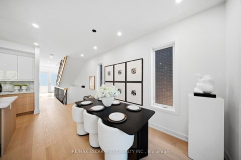 Photo 16 at 14 Kentroyal Drive, Humber Heights, Toronto