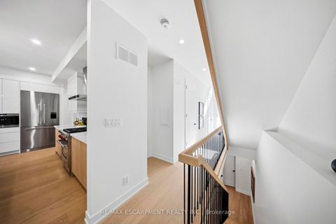Photo 28 at 14 Kentroyal Drive, Humber Heights, Toronto