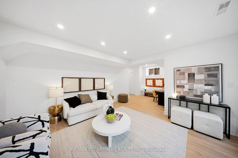 Photo 33 at 14 Kentroyal Drive, Humber Heights, Toronto