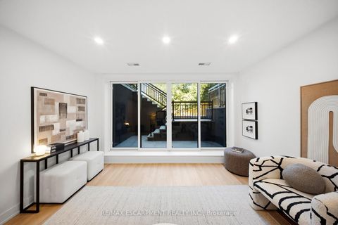 Photo 34 at 14 Kentroyal Drive, Humber Heights, Toronto