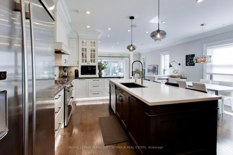 Photo 10 at 69 Taunton Road, Mount Pleasant East, Toronto