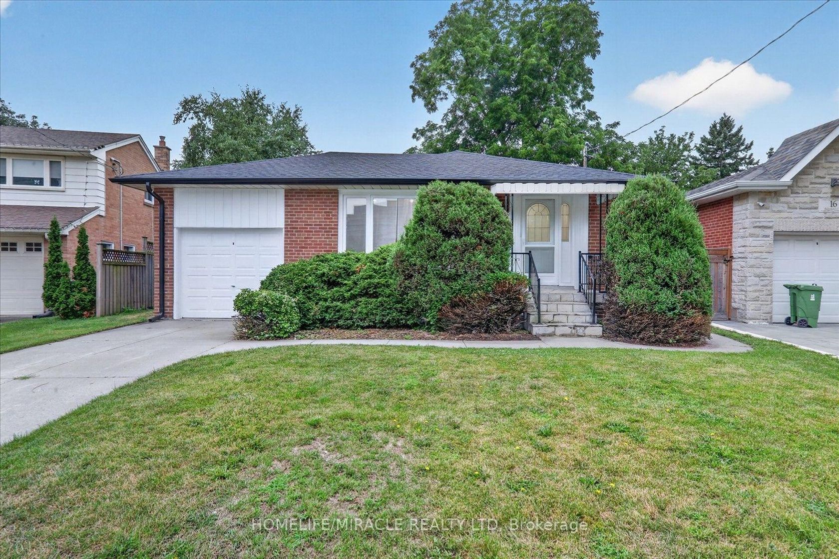 18 Elderfield Crescent, Etobicoke West Mall, Toronto 