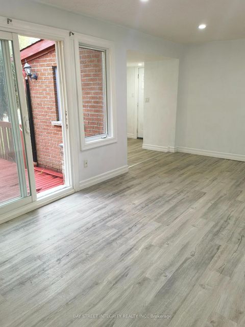 Photo 3 at 298 Lakeview Boulevard, Keswick South, Georgina