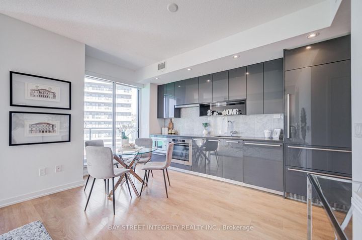 Photo 6 at 303 - 117 McMahon Drive, Bayview Village, Toronto