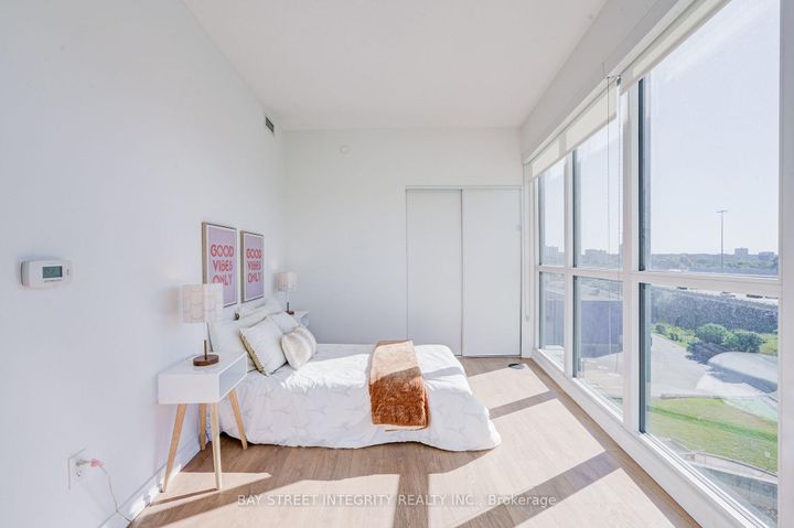Photo 17 at 303 - 117 McMahon Drive, Bayview Village, Toronto