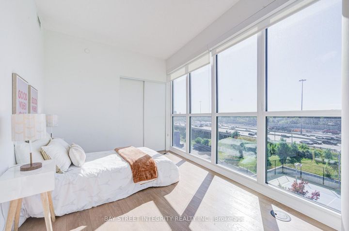 Photo 18 at 303 - 117 McMahon Drive, Bayview Village, Toronto
