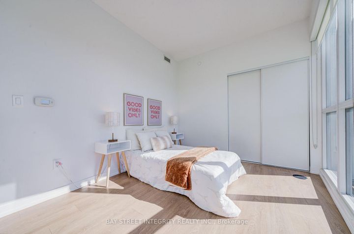 Photo 19 at 303 - 117 McMahon Drive, Bayview Village, Toronto