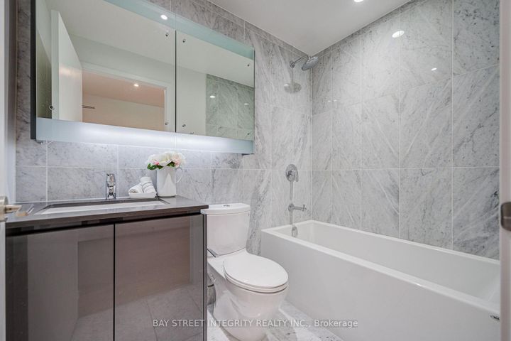 Photo 21 at 303 - 117 McMahon Drive, Bayview Village, Toronto