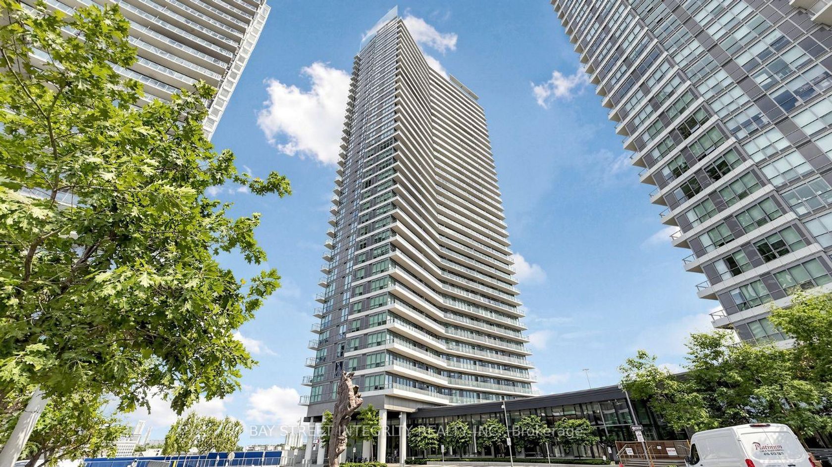 303 - 117 McMahon Drive, Bayview Village, Toronto 2