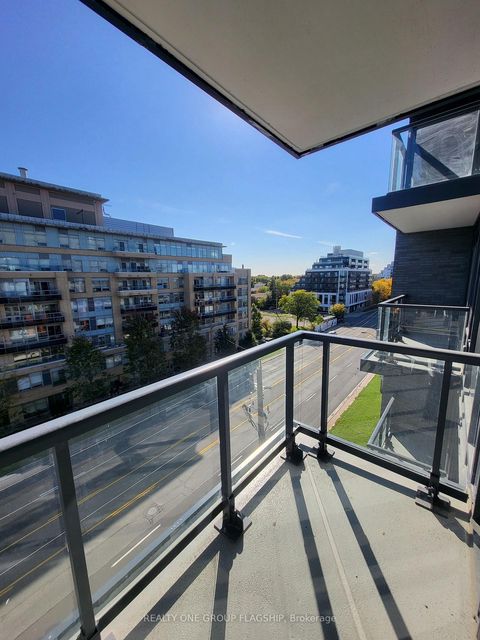 Photo 3 at 618 - 700 Sheppard Avenue W, Bathurst Manor, Toronto
