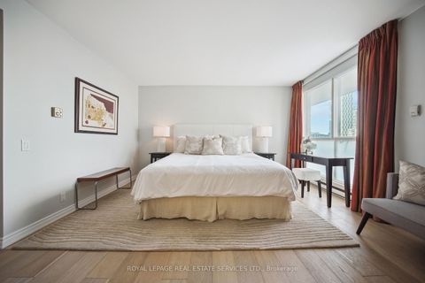 Photo 13 at 601 - 480 Queens Quay W, Waterfront Communities C1, Toronto