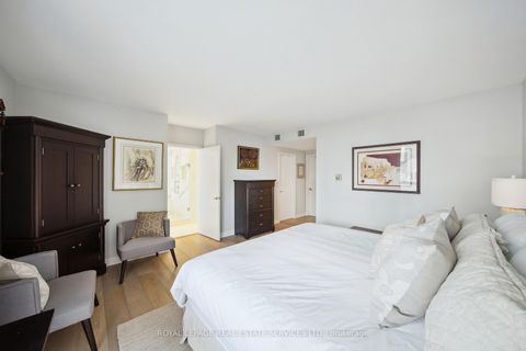 Photo 14 at 601 - 480 Queens Quay W, Waterfront Communities C1, Toronto
