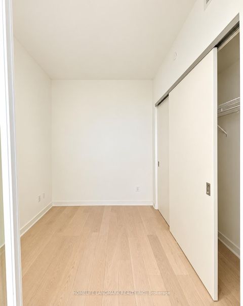 Photo 4 at 1007 - 11 Yorkville Avenue, Annex, Toronto