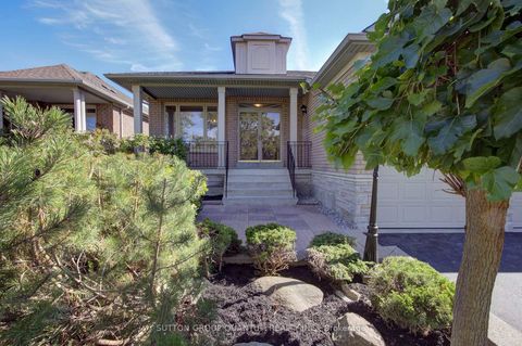 Photo 2 at 149 Haymer Drive, Maple, Vaughan