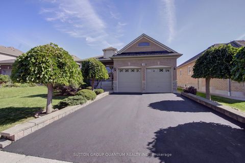 Photo 3 at 149 Haymer Drive, Maple, Vaughan
