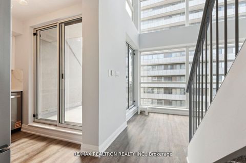 Photo 11 at 906 - 18 Merton Street, Mount Pleasant West, Toronto