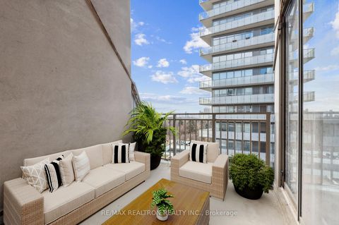 Photo 13 at 906 - 18 Merton Street, Mount Pleasant West, Toronto
