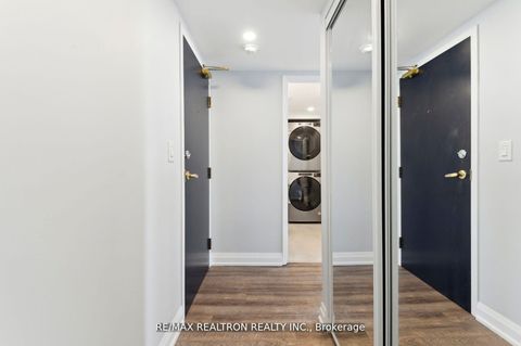 Photo 24 at 906 - 18 Merton Street, Mount Pleasant West, Toronto