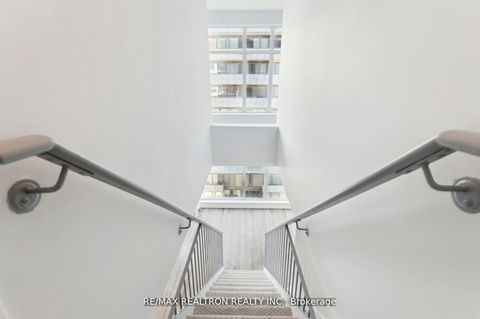 Photo 33 at 906 - 18 Merton Street, Mount Pleasant West, Toronto