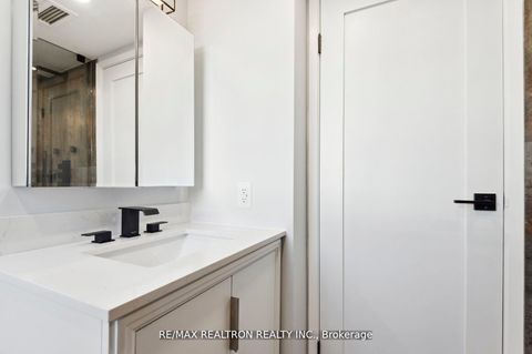 Photo 40 at 906 - 18 Merton Street, Mount Pleasant West, Toronto
