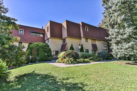 Photo 1 at 7 - 250 Erskine Avenue, Mount Pleasant East, Toronto