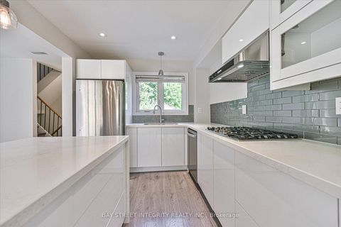 Photo 10 at 7 - 250 Erskine Avenue, Mount Pleasant East, Toronto