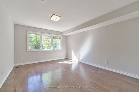 Photo 18 at 7 - 250 Erskine Avenue, Mount Pleasant East, Toronto