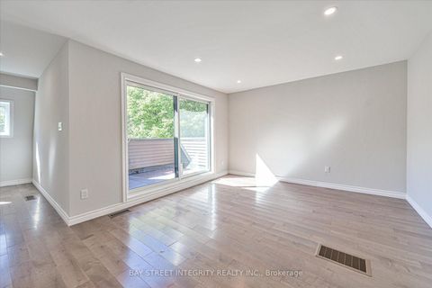 Photo 23 at 7 - 250 Erskine Avenue, Mount Pleasant East, Toronto