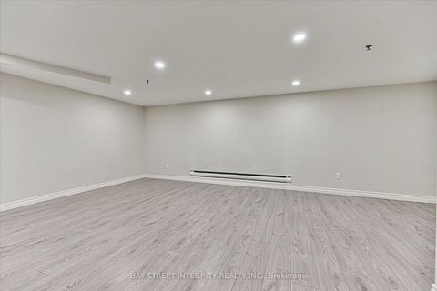 Photo 30 at 7 - 250 Erskine Avenue, Mount Pleasant East, Toronto
