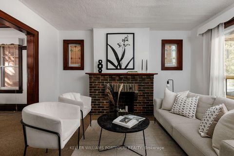 Photo 3 at 279 Garden Avenue, Swansea, Toronto