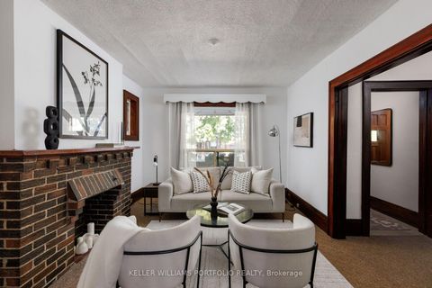 Photo 5 at 279 Garden Avenue, Swansea, Toronto