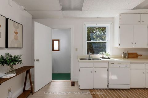 Photo 9 at 279 Garden Avenue, Swansea, Toronto