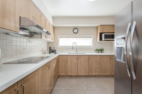 Photo 5 at 40 - 10 Esterbrooke Avenue, Don Valley Village, Toronto