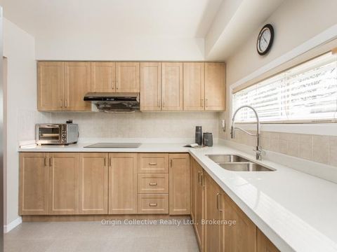 Photo 6 at 40 - 10 Esterbrooke Avenue, Don Valley Village, Toronto