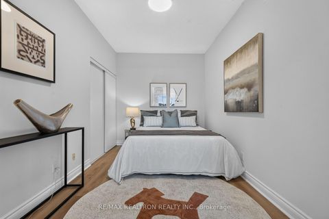 Photo 31 at LPH5 - 2 Clairtrell Road NW, Willowdale East, Toronto