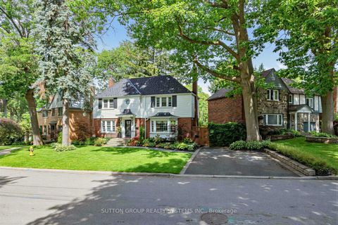 Photo 1 at 4 Brule Crescent, Swansea, Toronto