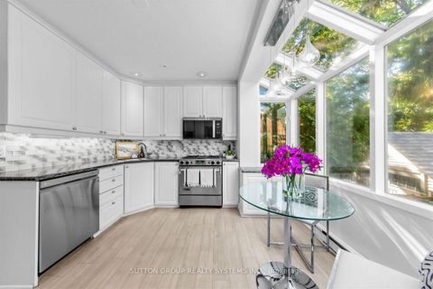 Photo 7 at 4 Brule Crescent, Swansea, Toronto