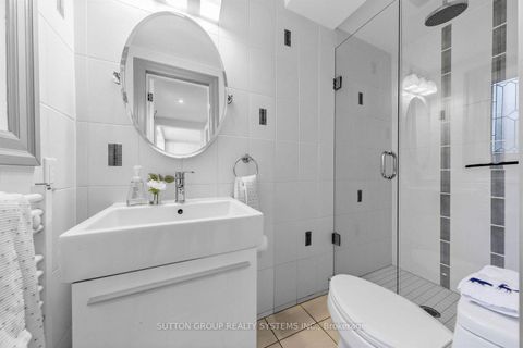 Photo 9 at 4 Brule Crescent, Swansea, Toronto