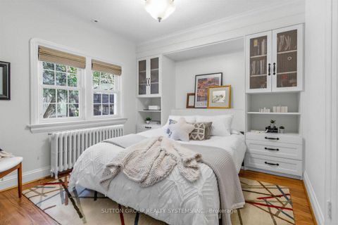 Photo 14 at 4 Brule Crescent, Swansea, Toronto