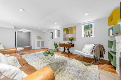 Photo 19 at 4 Brule Crescent, Swansea, Toronto