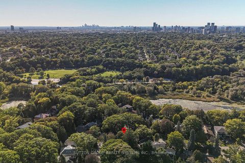 Photo 32 at 4 Brule Crescent, Swansea, Toronto