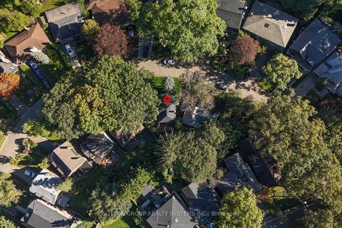 Photo 34 at 4 Brule Crescent, Swansea, Toronto