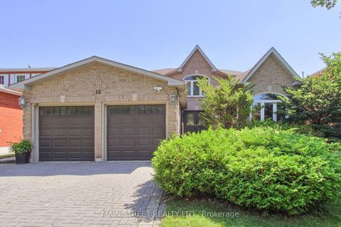 Photo 1 at 14 Mcgee Crescent, Aurora Highlands, Aurora