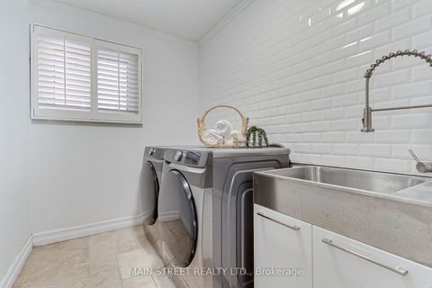 Photo 18 at 14 Mcgee Crescent, Aurora Highlands, Aurora